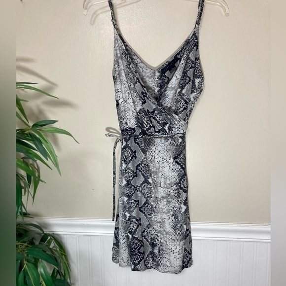 Sanctuary Snakeprint, wrap dress, size large. - Picture 7 of 12
